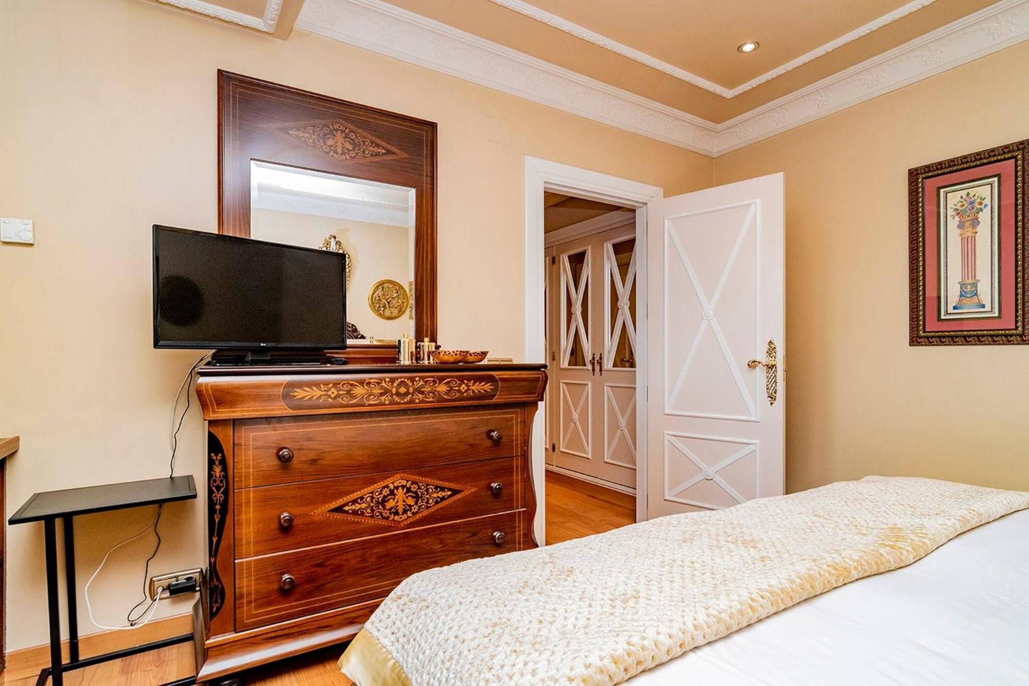 Colon Suites Мадрид Экстерьер фото